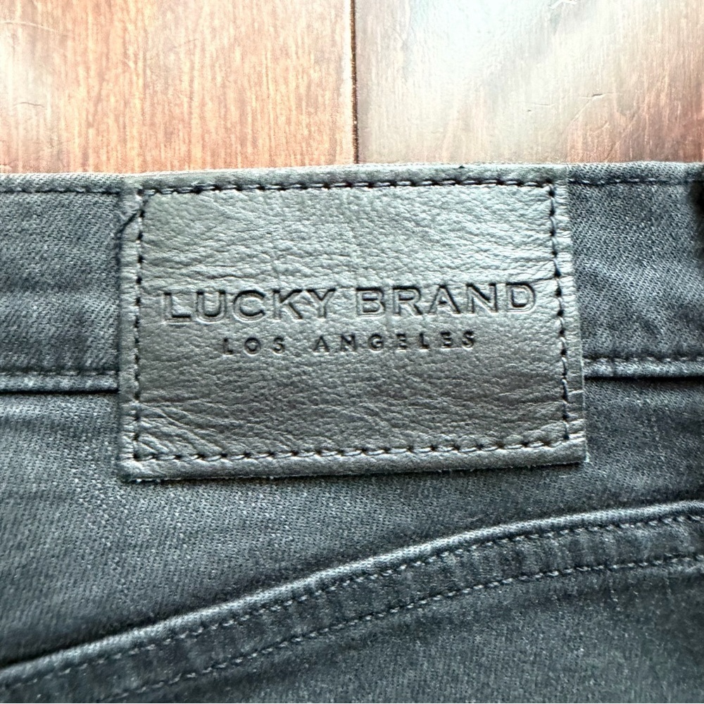 Lucky Brand Women’s Pants Mid Rise Size 12 / 31R Crop Mini Boot Black Distressed - Picture 6 of 10